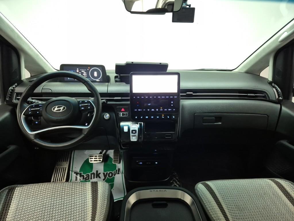 HYUNDAI Staria - Vista 7