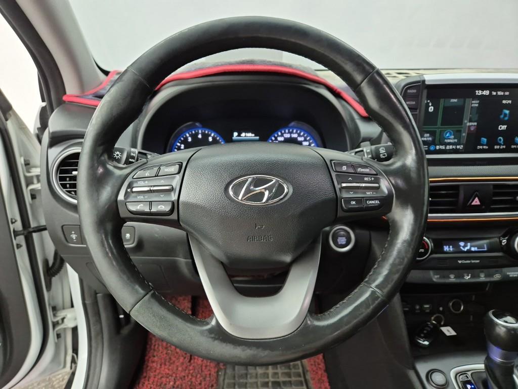 HYUNDAI Kona - Vista 9
