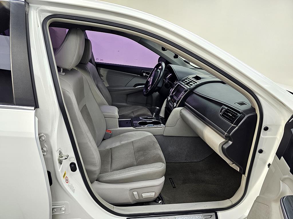 Toyota Camry - Vista 11