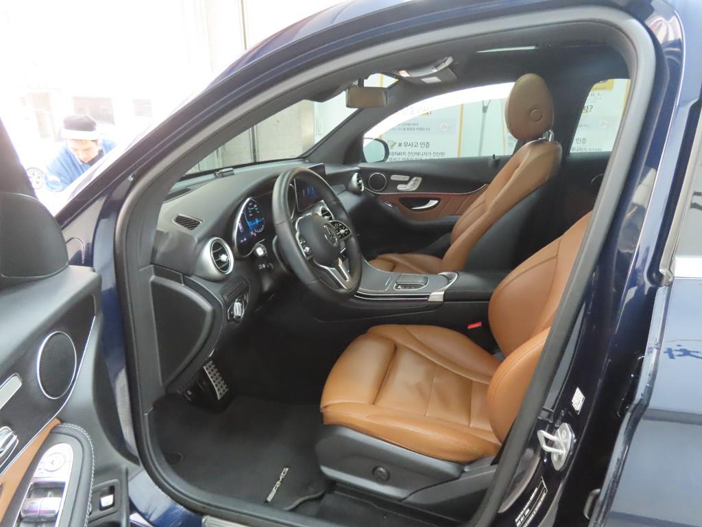 Mercedes Benz GLC Class - Vista 5