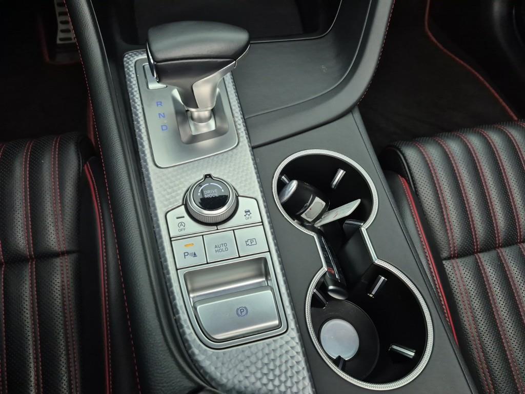 Genesis G70 - Vista 8