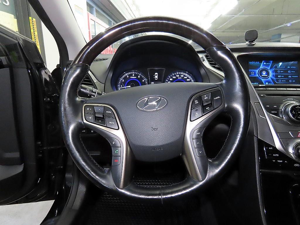 HYUNDAI Grandeur - Vista 8