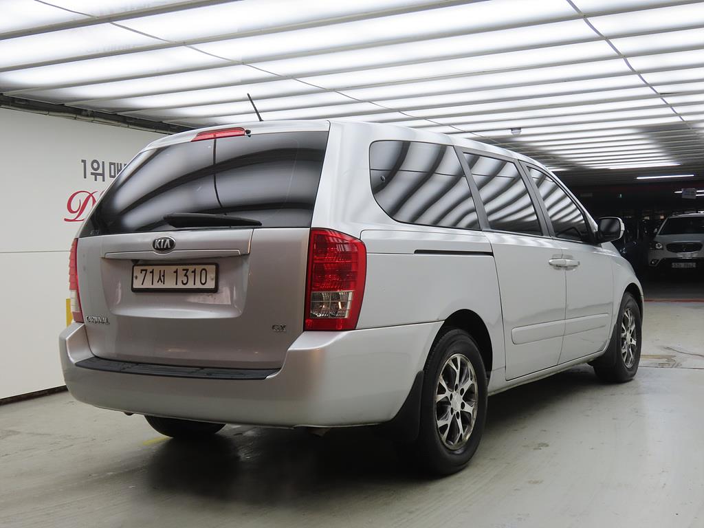 KIA Carnival - Vista 4