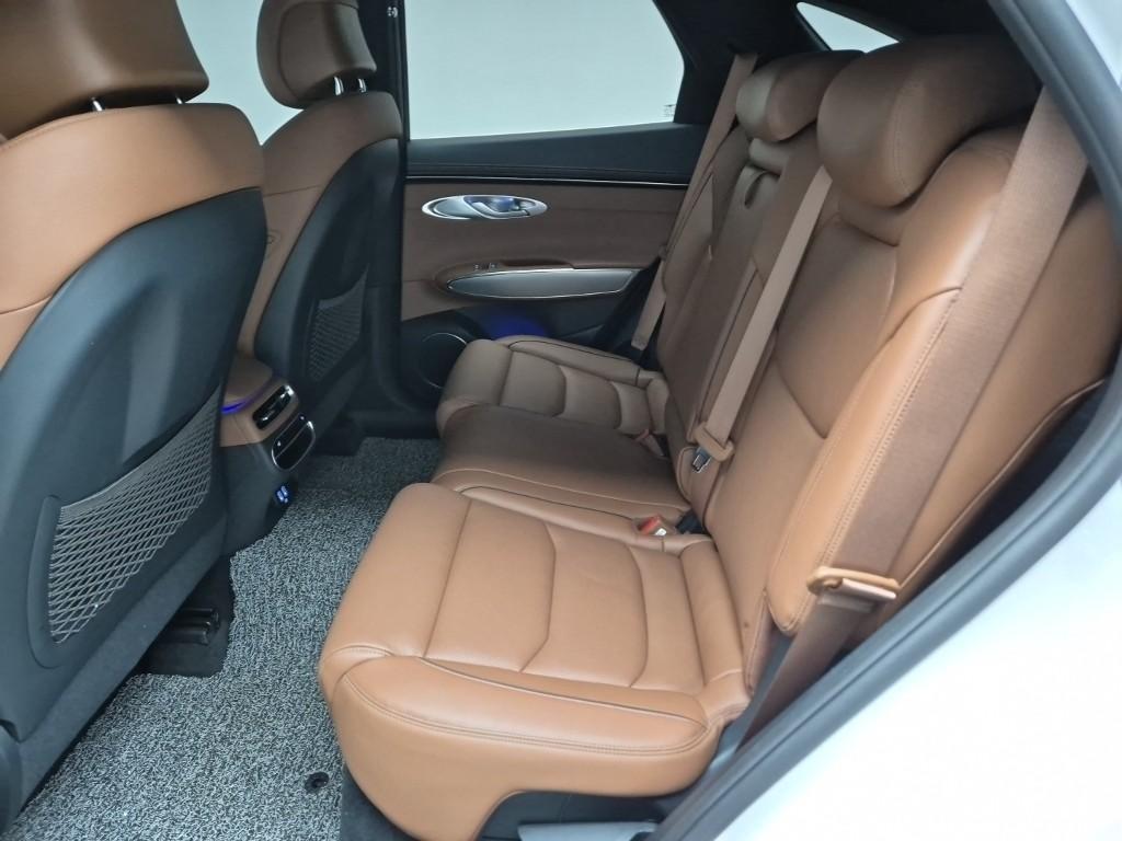 Genesis GV70 - Vista 12