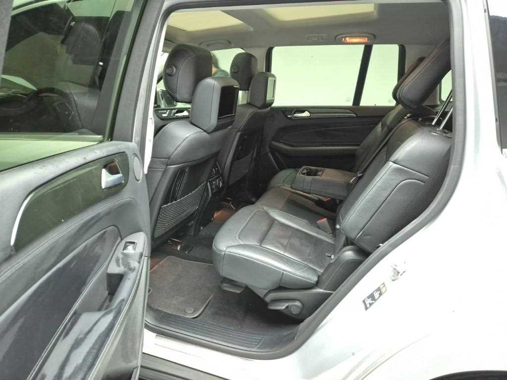 Mercedes Benz GLS Class - Vista 12