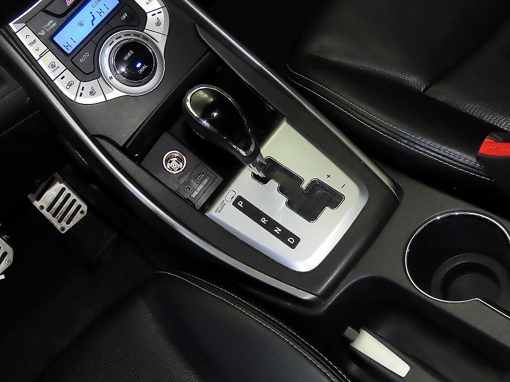 HYUNDAI Avante - Vista 12