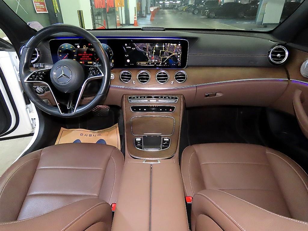 Mercedes Benz E class - Vista 10