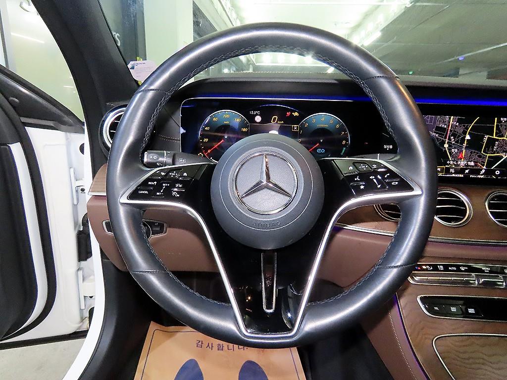 Mercedes Benz E class - Vista 8