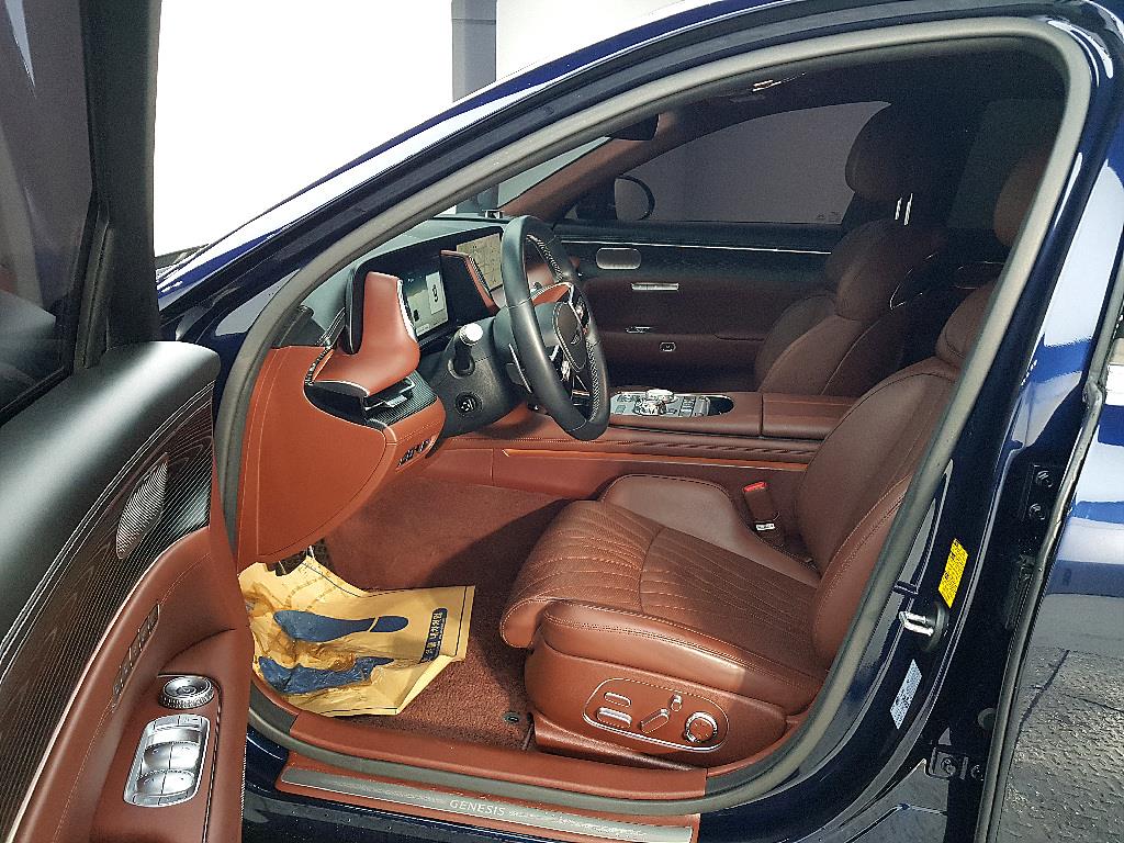 Genesis G90 - Vista 8