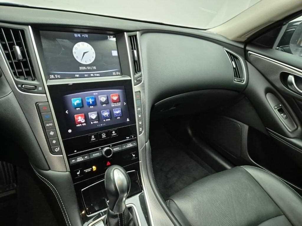 Infiniti Q - Vista 10