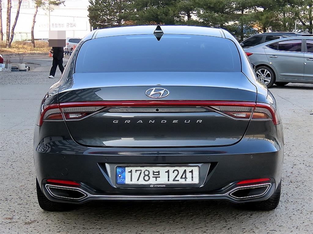 HYUNDAI Grandeur - Vista 4