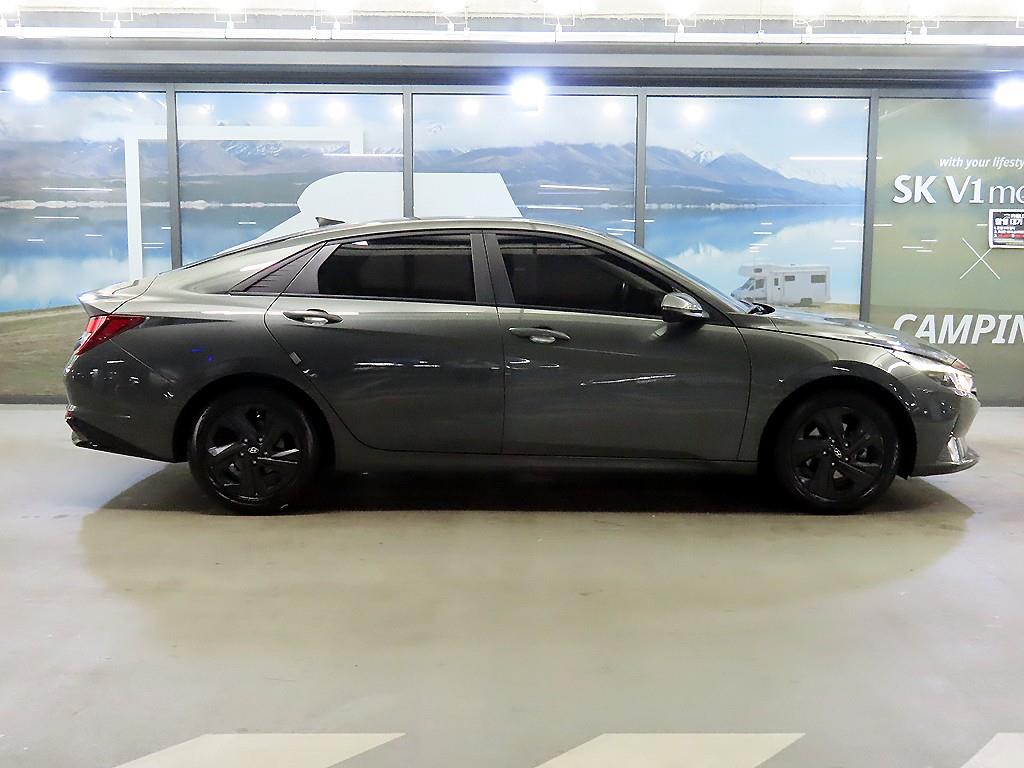 HYUNDAI Avante - Vista 3