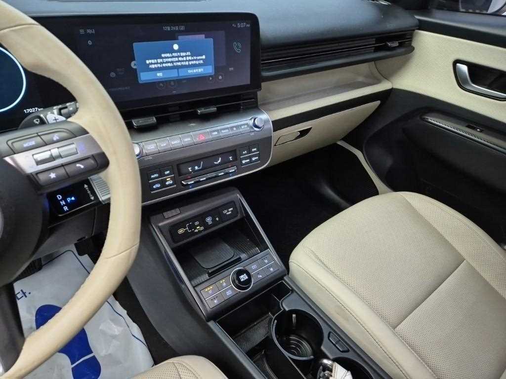 HYUNDAI Kona - Vista 10