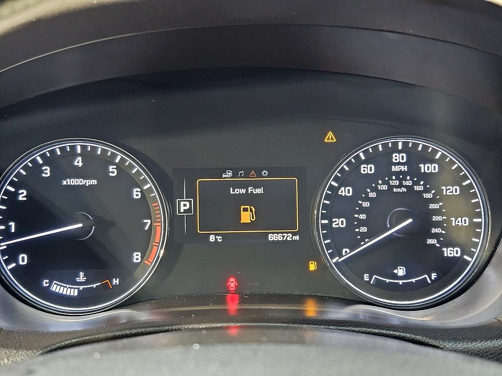 HYUNDAI Genesis - Vista 7