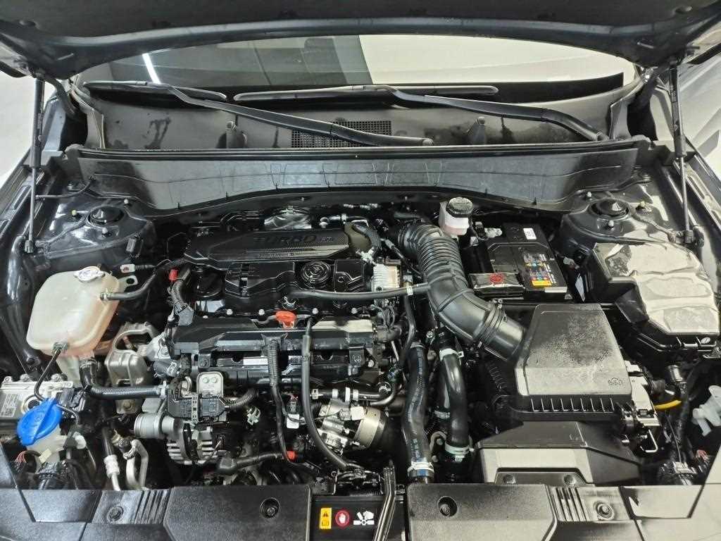 HYUNDAI Kona - Vista 5