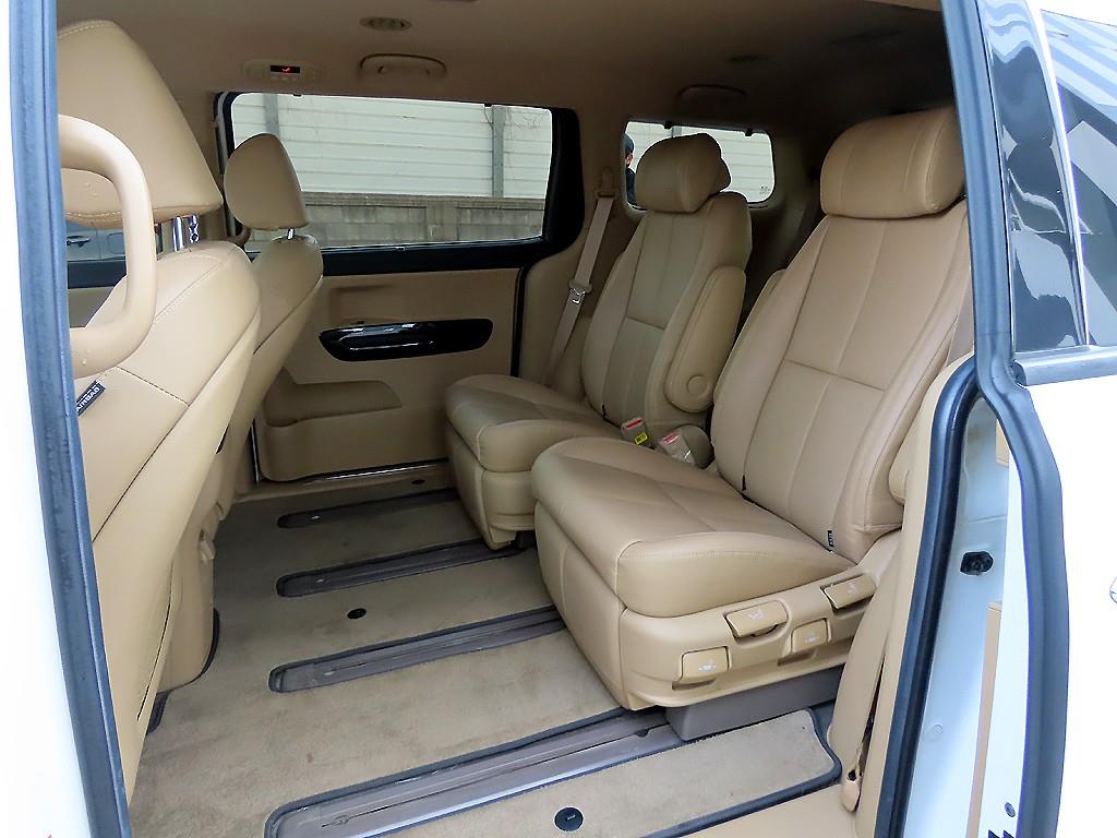 KIA Carnival - Vista 6