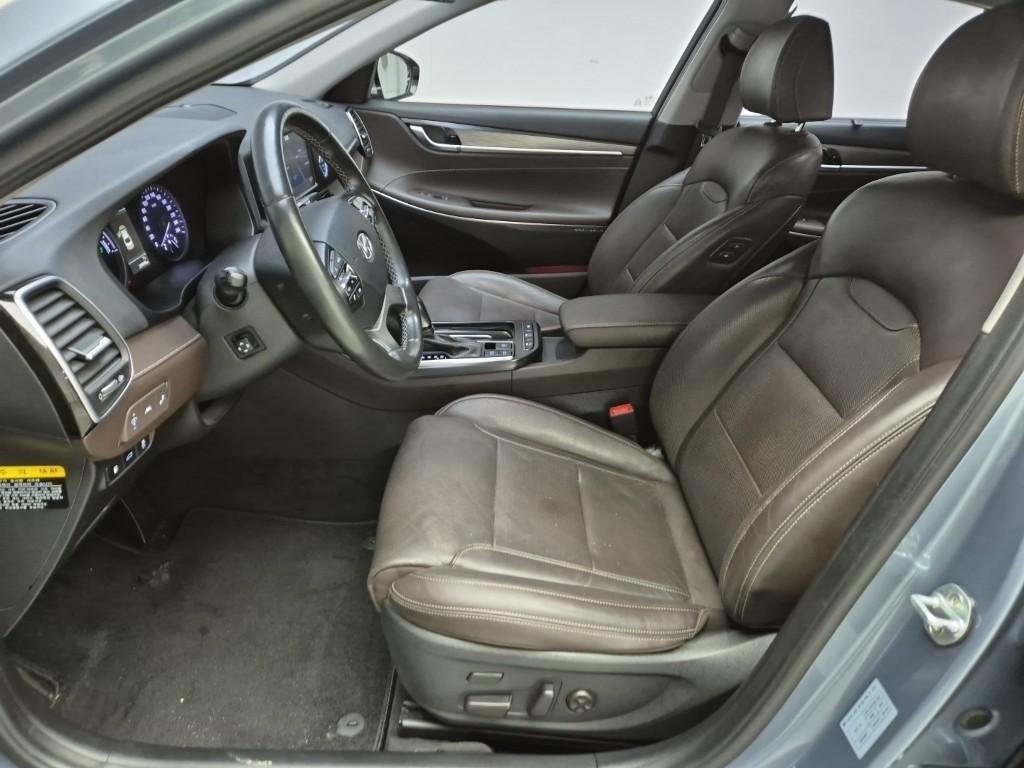 HYUNDAI Grandeur - Vista 10