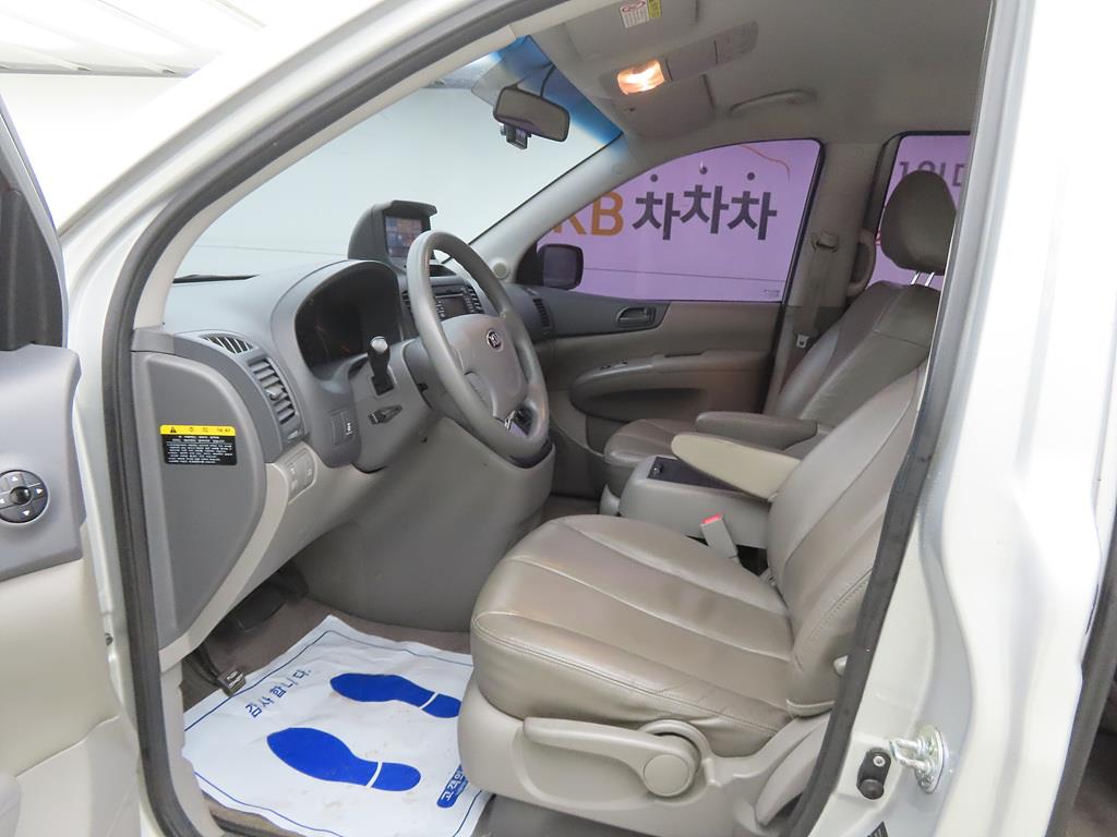 KIA Carnival - Vista 5