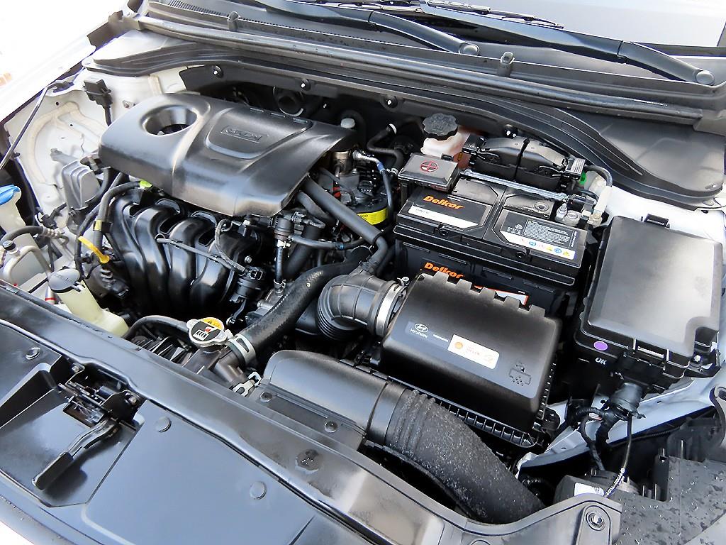 HYUNDAI Avante 2018 Blanco - Importación desde Corea - HF Imports Iquique - Foto 17