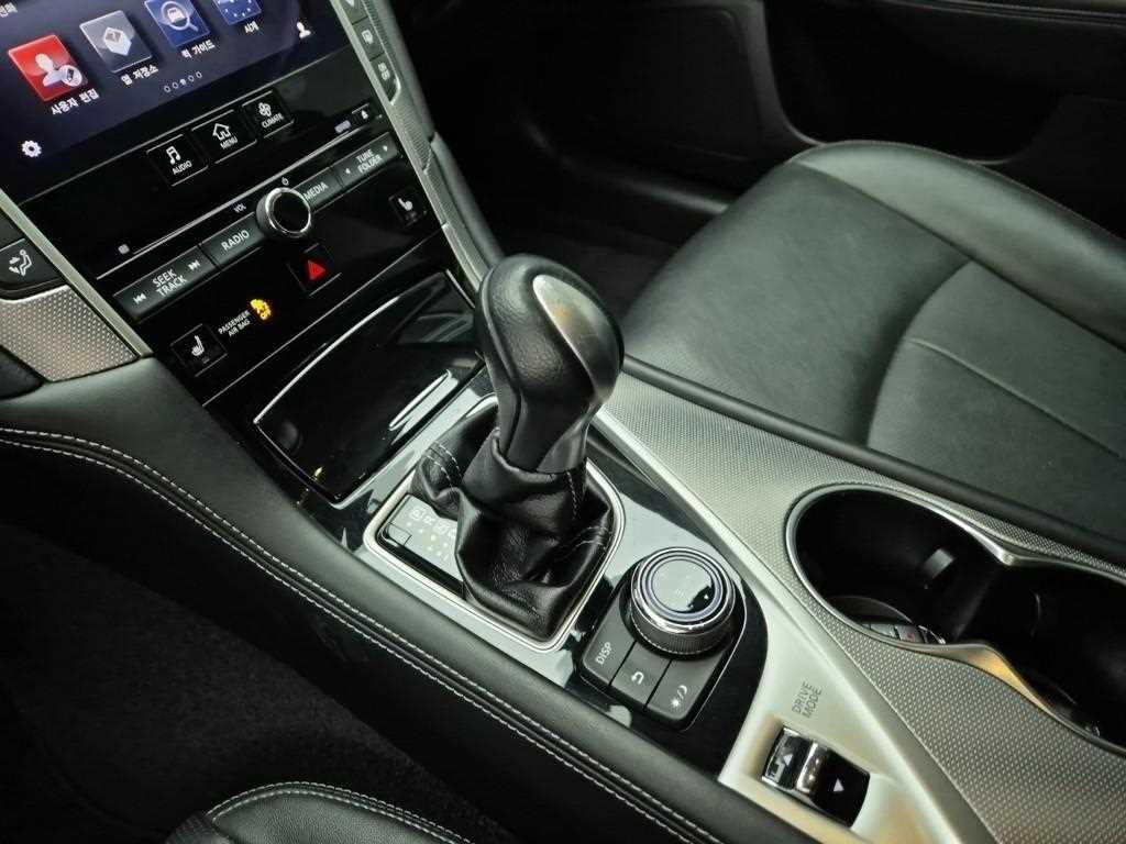 Infiniti Q - Vista 8