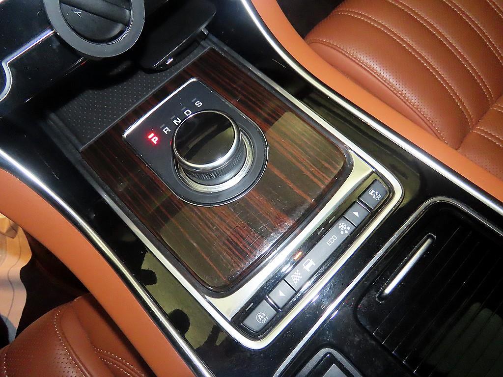 Jaguar XF - Vista 12