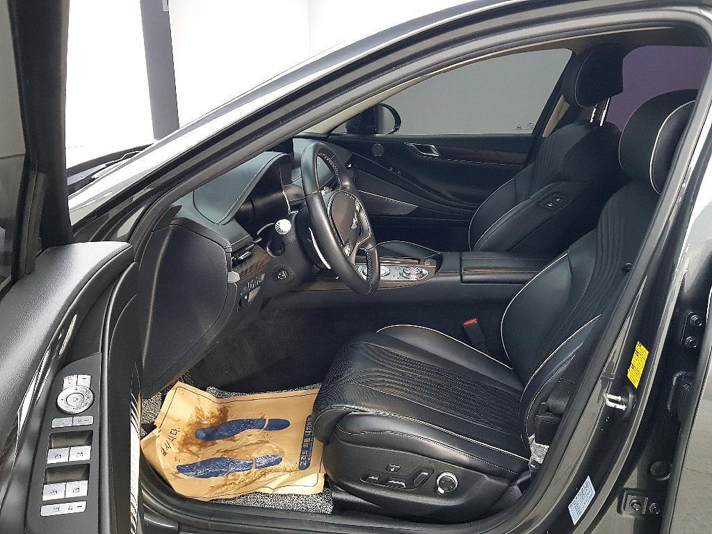 Genesis G80 - Vista 8