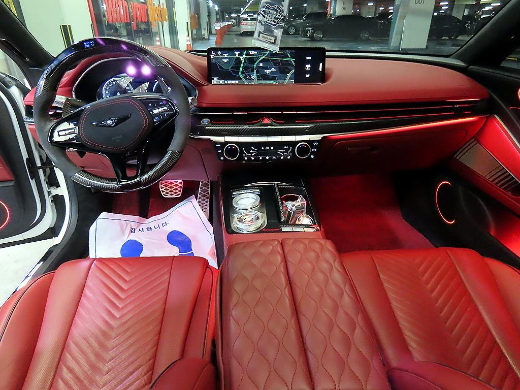 Genesis G80 - Vista 10