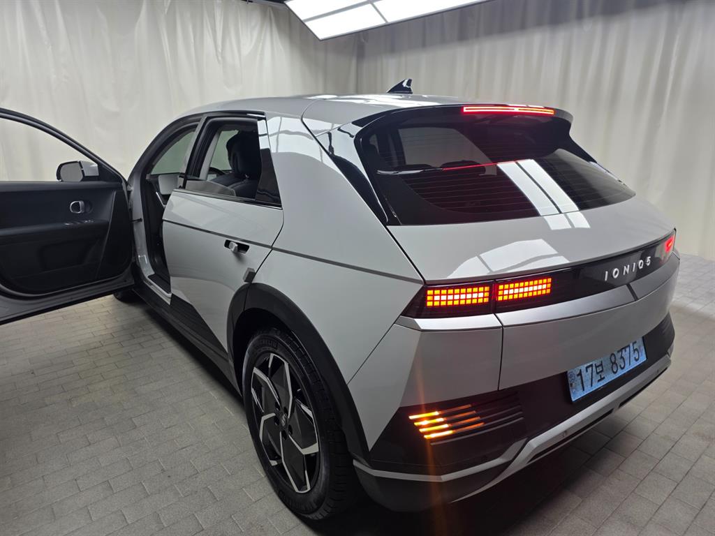 HYUNDAI Ioniq 5 - Vista 7