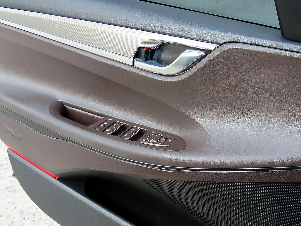 HYUNDAI Grandeur - Vista 12