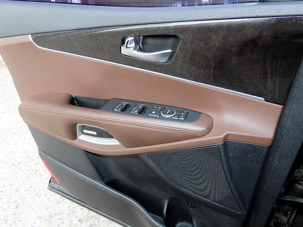 KIA Sorento - Vista 11