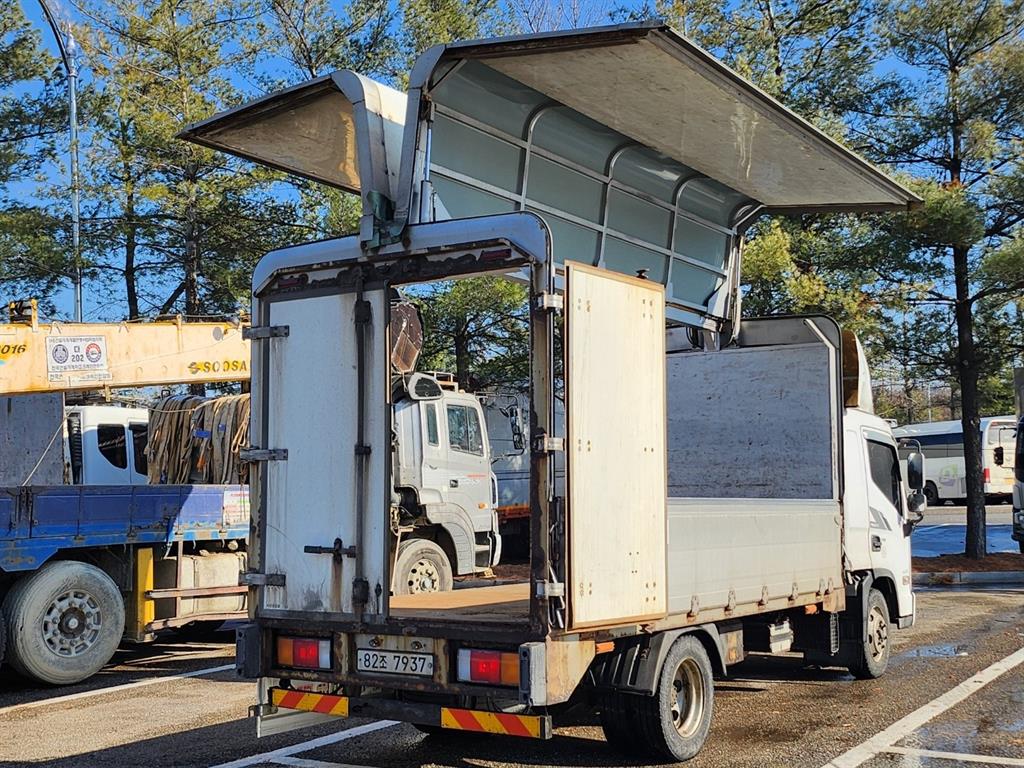 medium and large cargo truck 2017 Blanco - Importación desde Corea - HF Imports Iquique - Foto 18