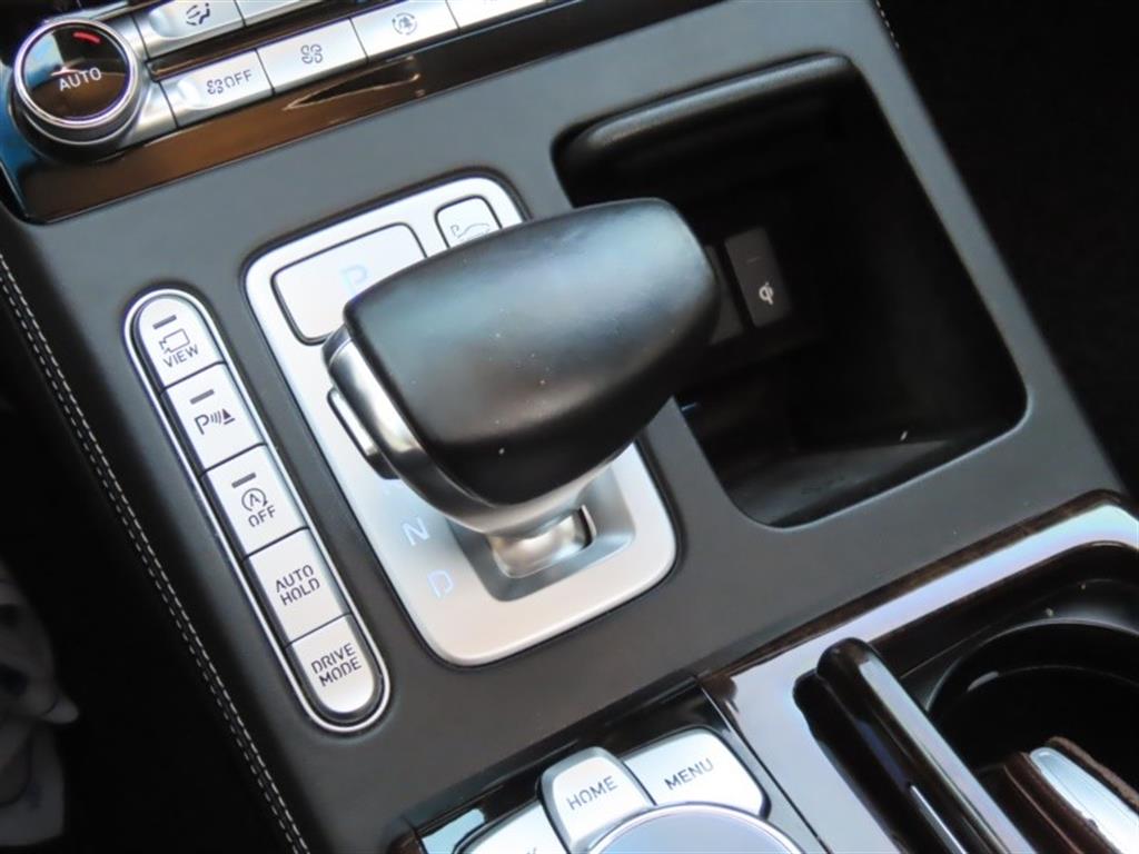 Genesis G90 - Vista 11