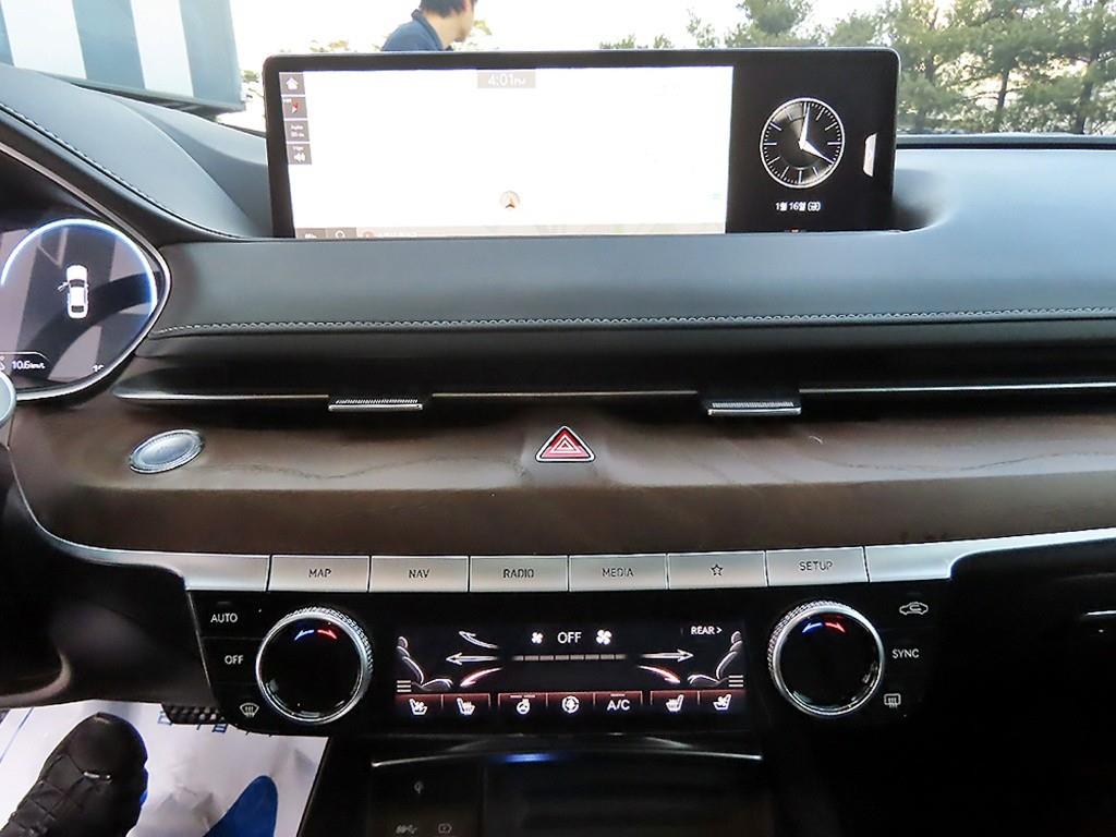 Genesis G80 - Vista 12