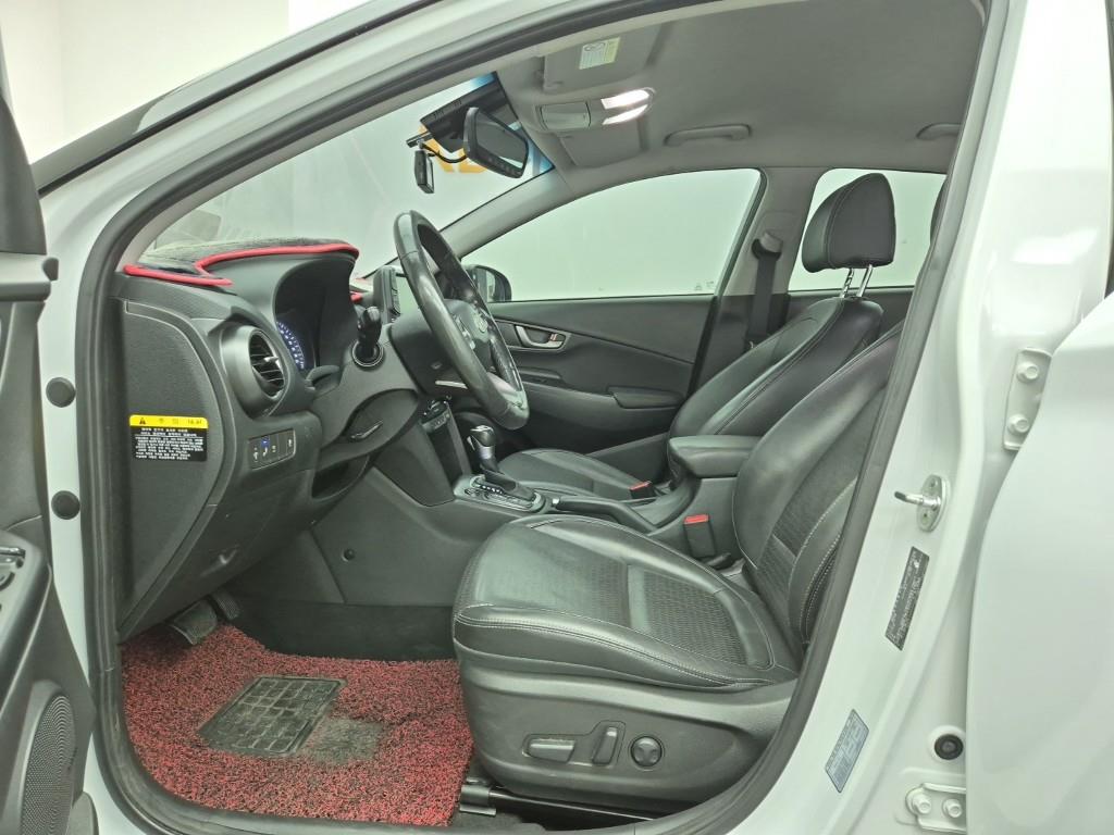 HYUNDAI Kona - Vista 11