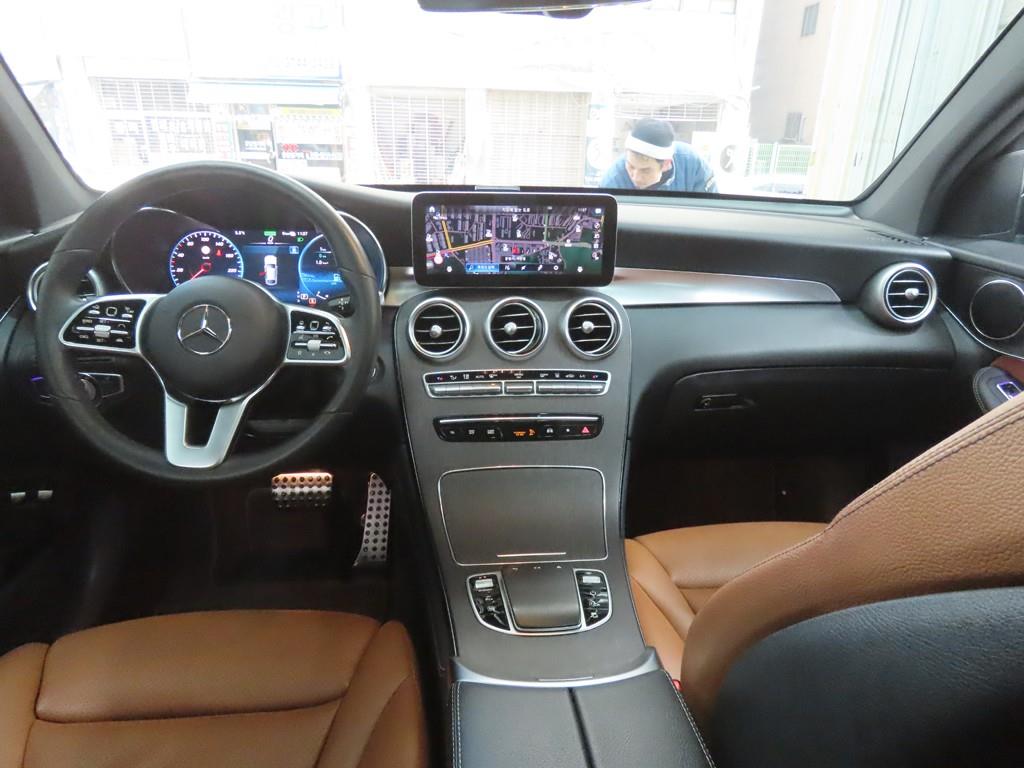 Mercedes Benz GLC Class - Vista 7