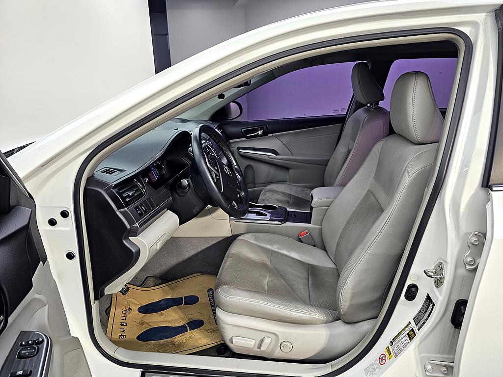 Toyota Camry - Vista 8