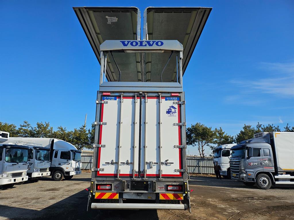 medium and large cargo truck - Vista 10