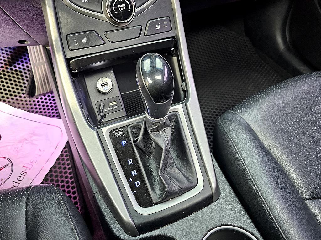 HYUNDAI Avante 2014 Blanco - Importación desde Corea - HF Imports Iquique - Foto 16