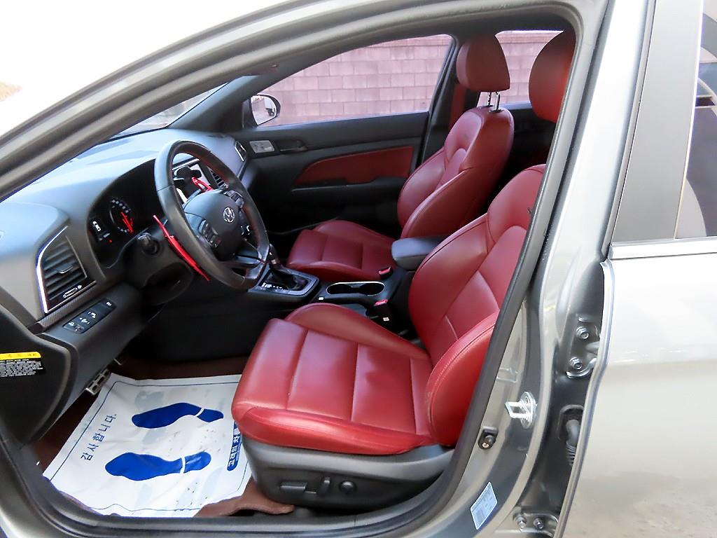 HYUNDAI Avante - Vista 5