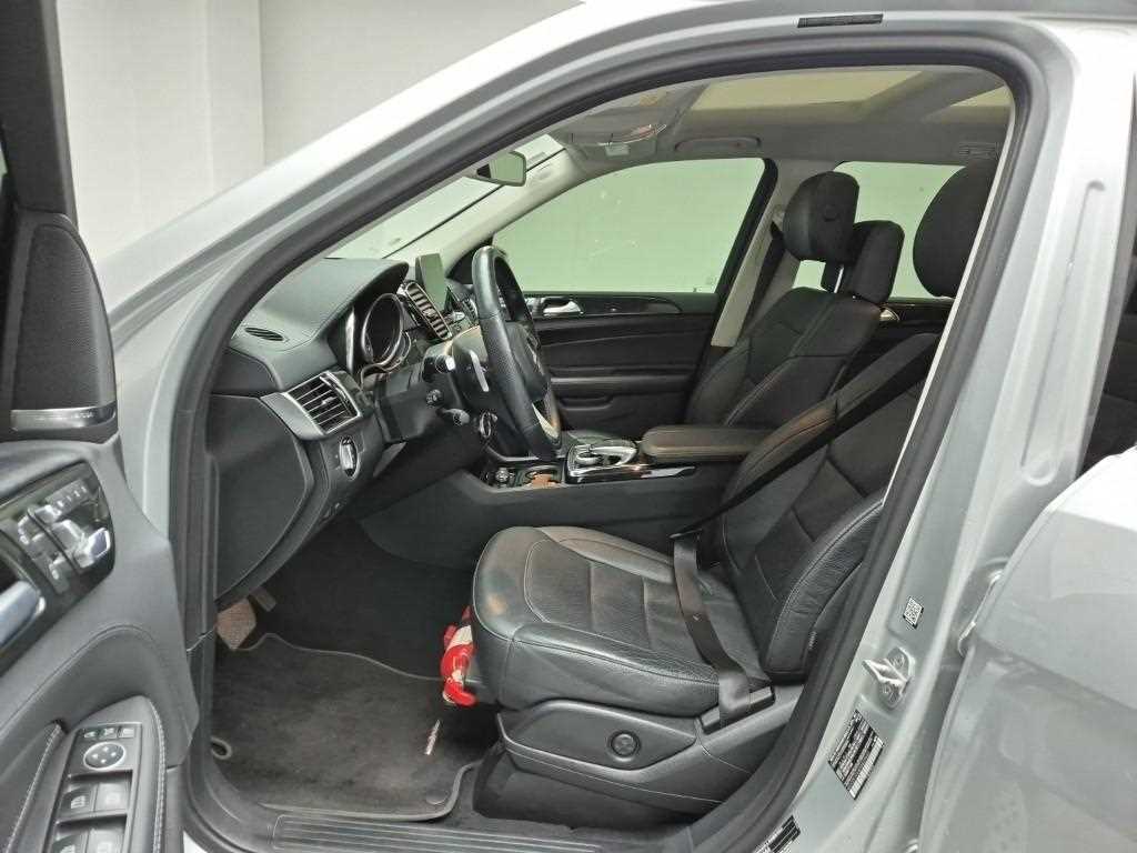 Mercedes Benz GLS Class - Vista 11