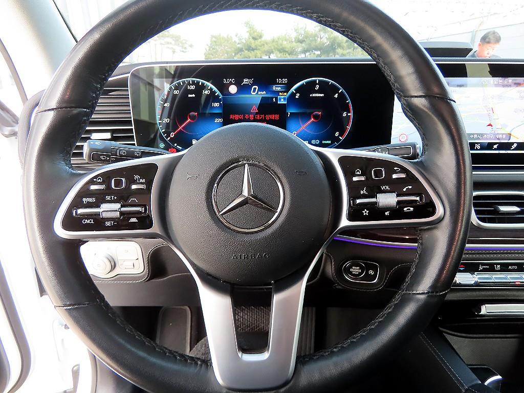 Mercedes Benz GLE Class - Vista 8