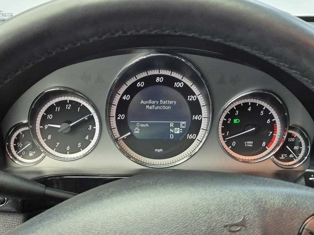 Mercedes Benz E class - Vista 6