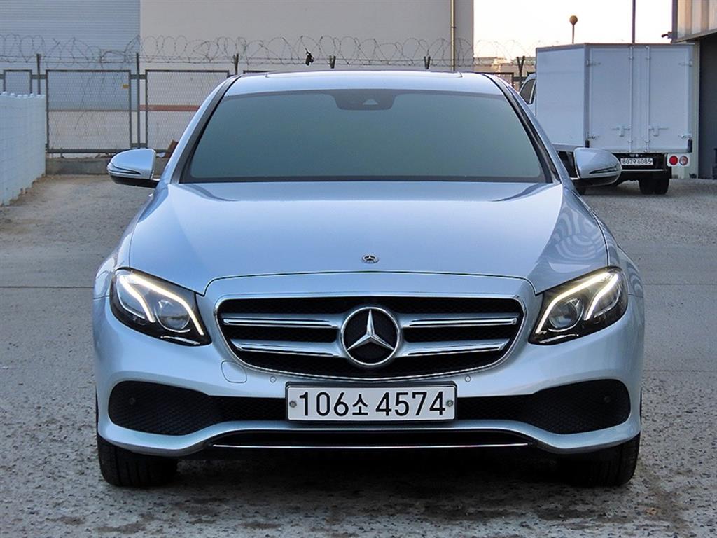 Mercedes Benz E class 2019 Plateado - Importación desde Corea - HF Imports Iquique - Foto 1