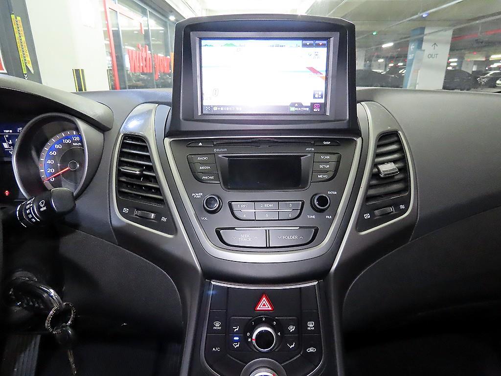 HYUNDAI Avante - Vista 11