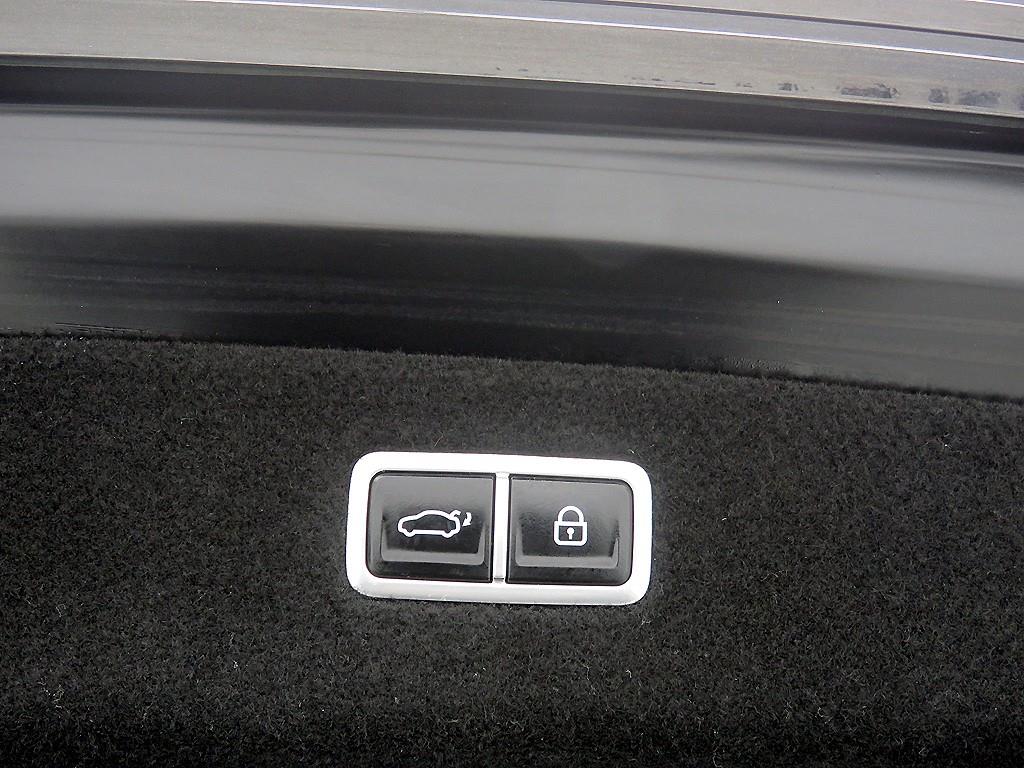 Genesis G90 - Vista 5