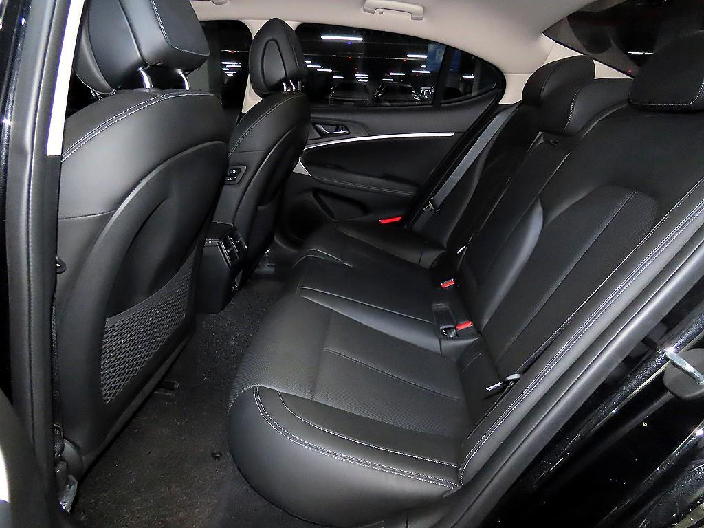 Genesis G70 - Vista 7