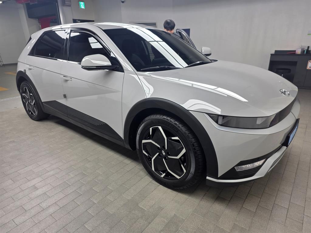 HYUNDAI Ioniq 5 - Vista 5