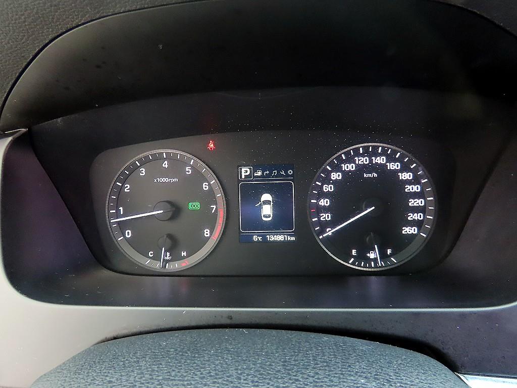 HYUNDAI Sonata - Vista 9