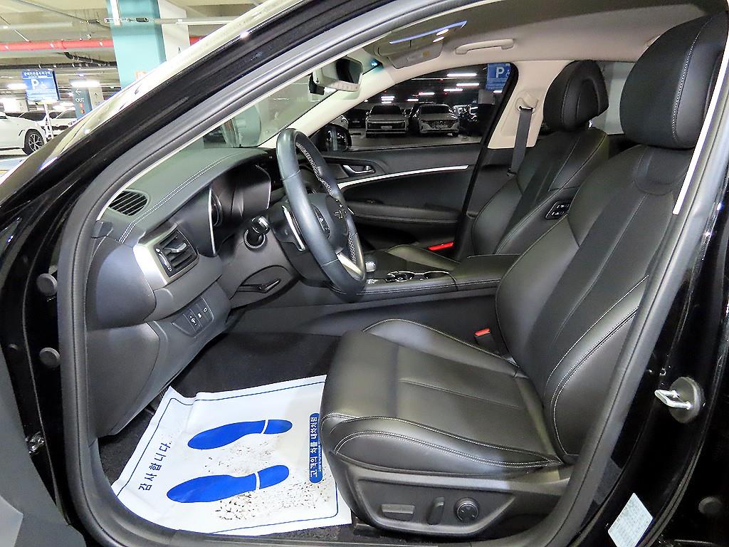 Genesis G70 - Vista 6