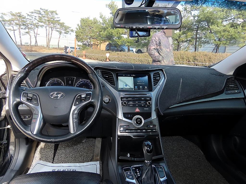 HYUNDAI Grandeur - Vista 7